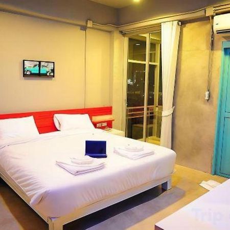 Oyo 292 The Oddy Hip Hotel Patong Exterior foto