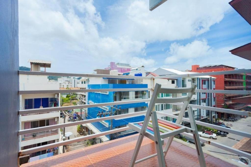 Oyo 292 The Oddy Hip Hotel Patong Exterior foto