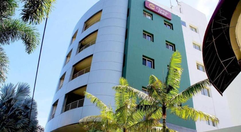 Oyo 292 The Oddy Hip Hotel Patong Exterior foto