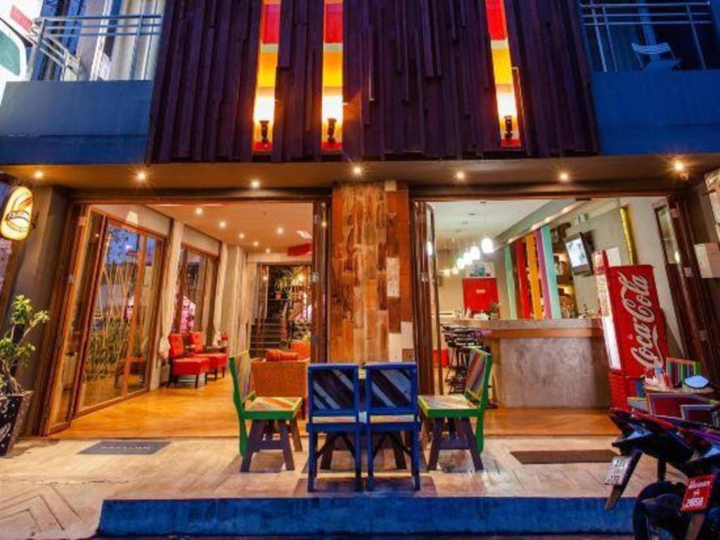 Oyo 292 The Oddy Hip Hotel Patong Exterior foto