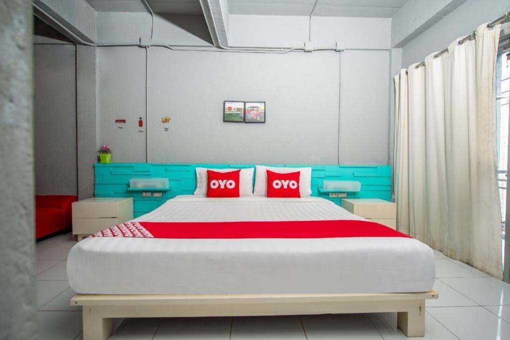 Oyo 292 The Oddy Hip Hotel Patong Exterior foto